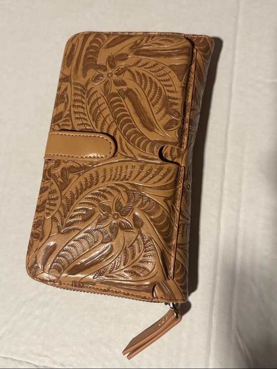 None Handbags - Embossed Tan Faux Leather Wallet Purse Wristlet NWOT Unbranded